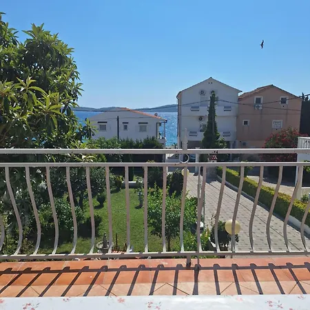 Tomy Apartment *